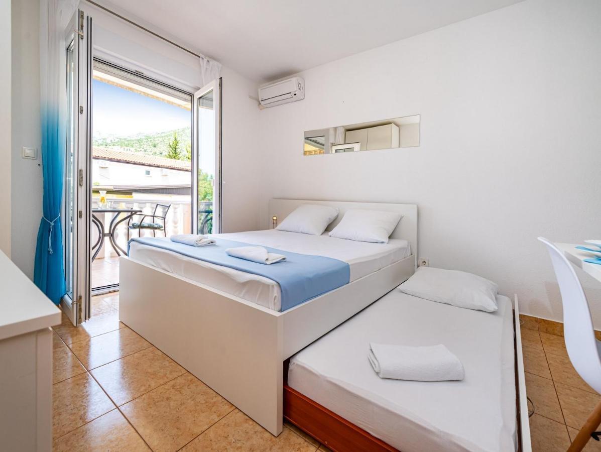 Apartments Prkacin Starigrad Paklenica Exterior photo