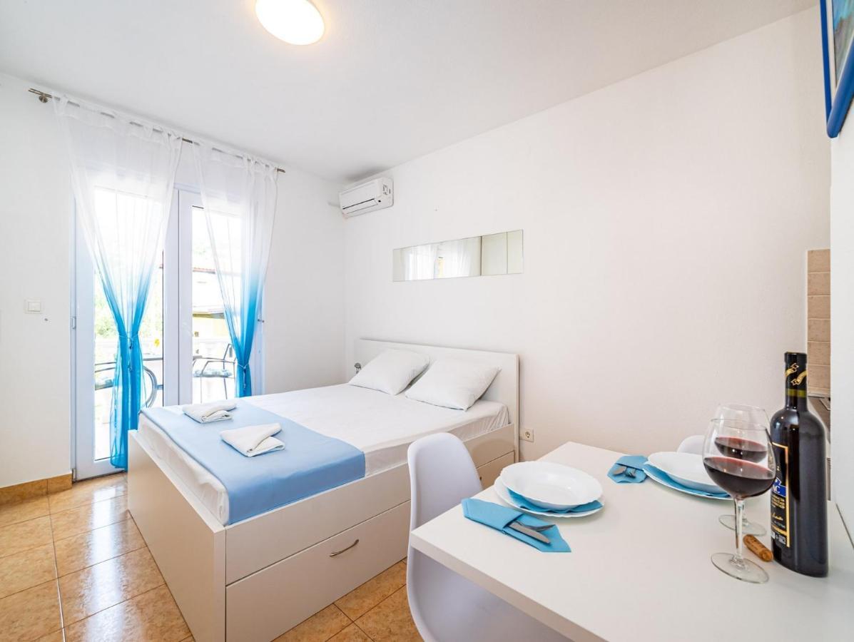 Apartments Prkacin Starigrad Paklenica Exterior photo