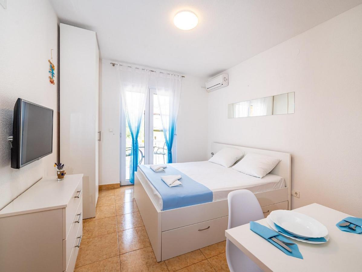 Apartments Prkacin Starigrad Paklenica Exterior photo