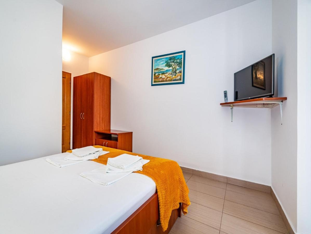 Apartments Prkacin Starigrad Paklenica Exterior photo