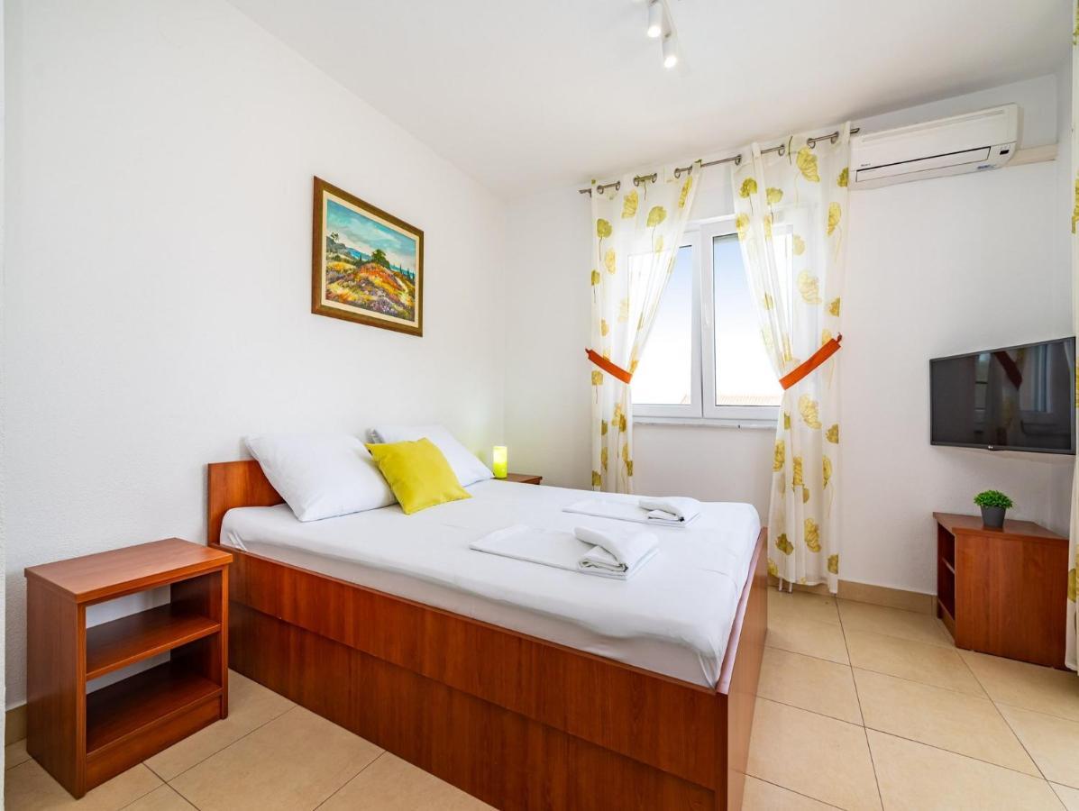 Apartments Prkacin Starigrad Paklenica Exterior photo